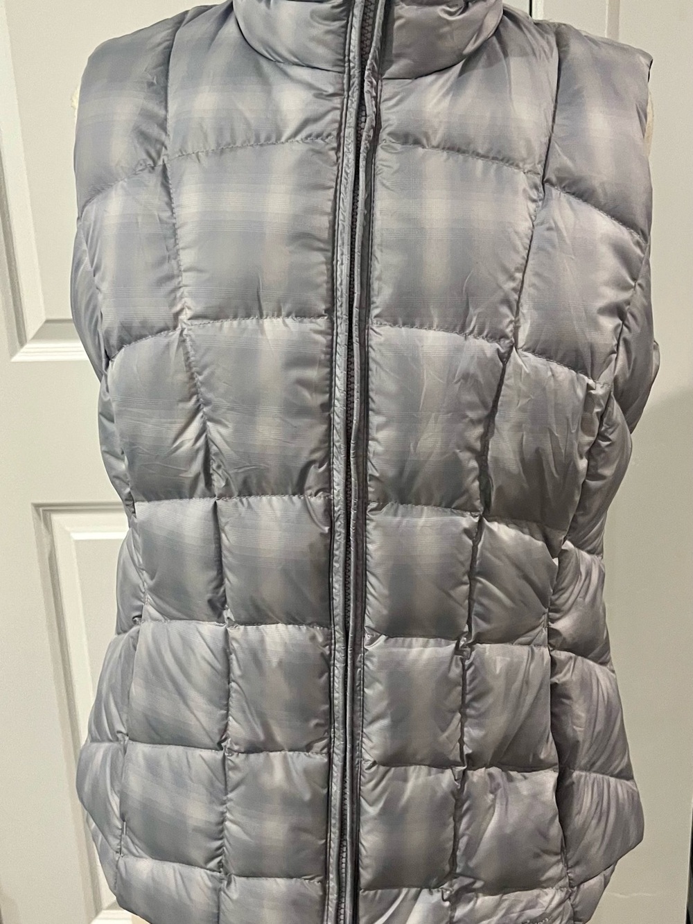 Eddie Bauer Light Gray Quilted Puffer Vest - Women's